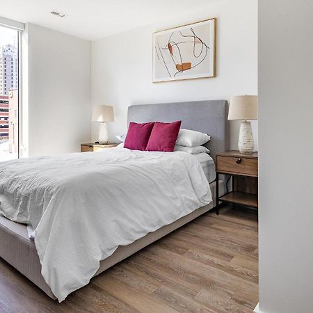Exchange Apartments By Barsala Детройт Екстериор снимка