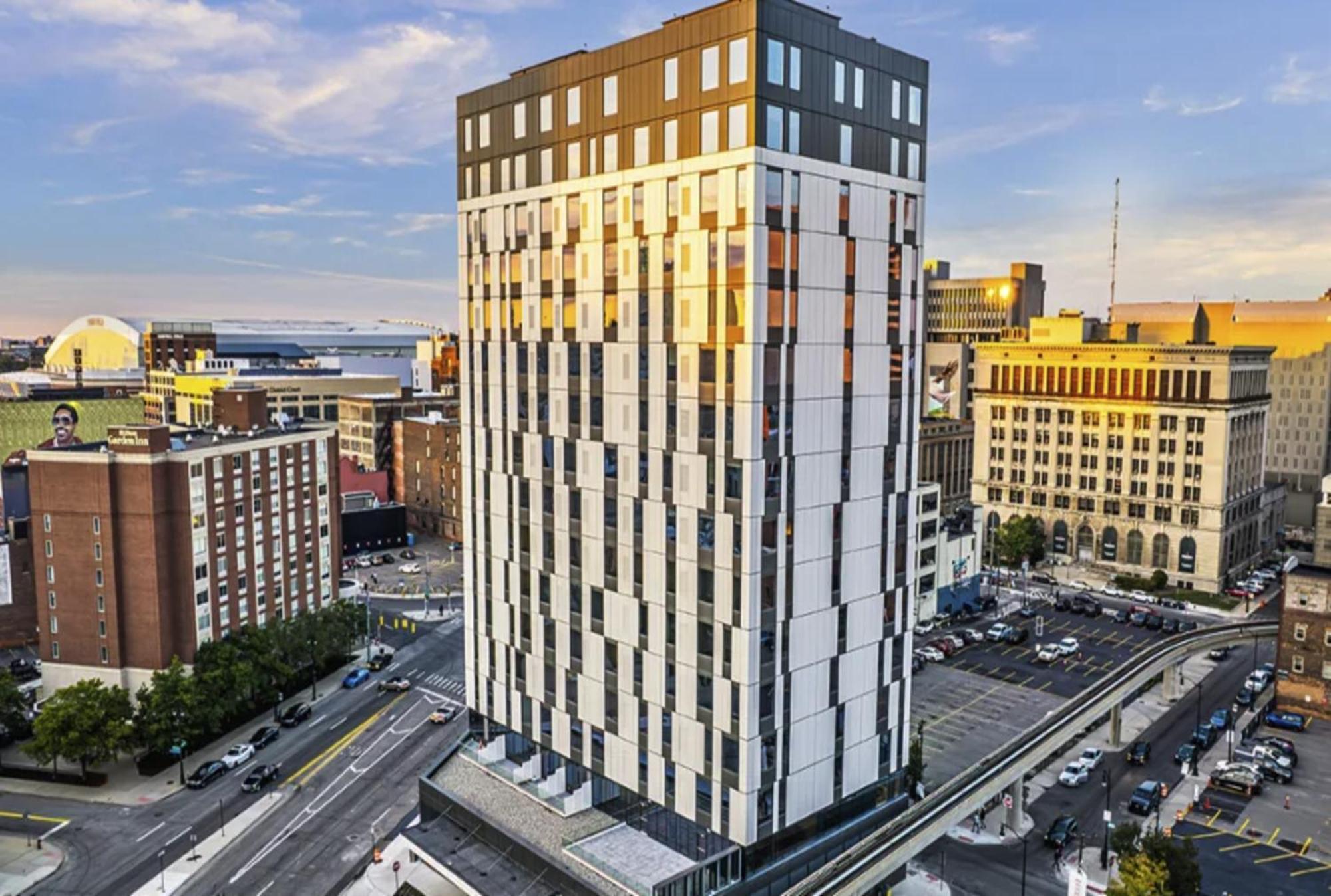 Exchange Apartments By Barsala Детройт Екстериор снимка